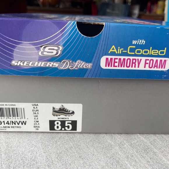 Women navy blue and white Skechers D’Lites with air-cooled memory foam size 8.5 - Picture 11 of 12